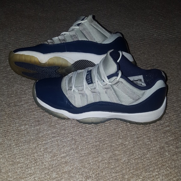 Boy's Air Jordan 11 Retro Low BG - Picture 2 of 5